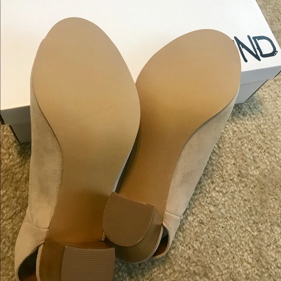 Shoes - Picture 3 of 4